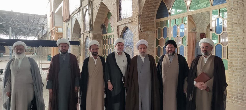 جامعه مبلغین، روحانیون جهادی ، حوزه علمیه، جهاد تبیین ، کانون عظیم تبلیغ،امام جمعه شیراز، آیت الله دژکام